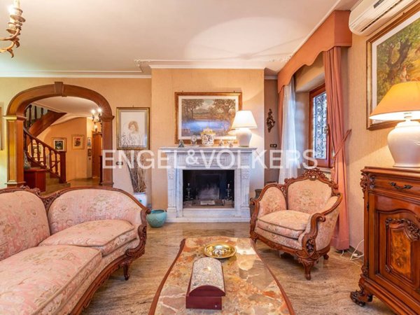 casa indipendente in vendita a Velletri