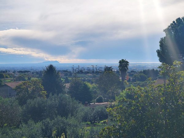 casa indipendente in vendita a Velletri