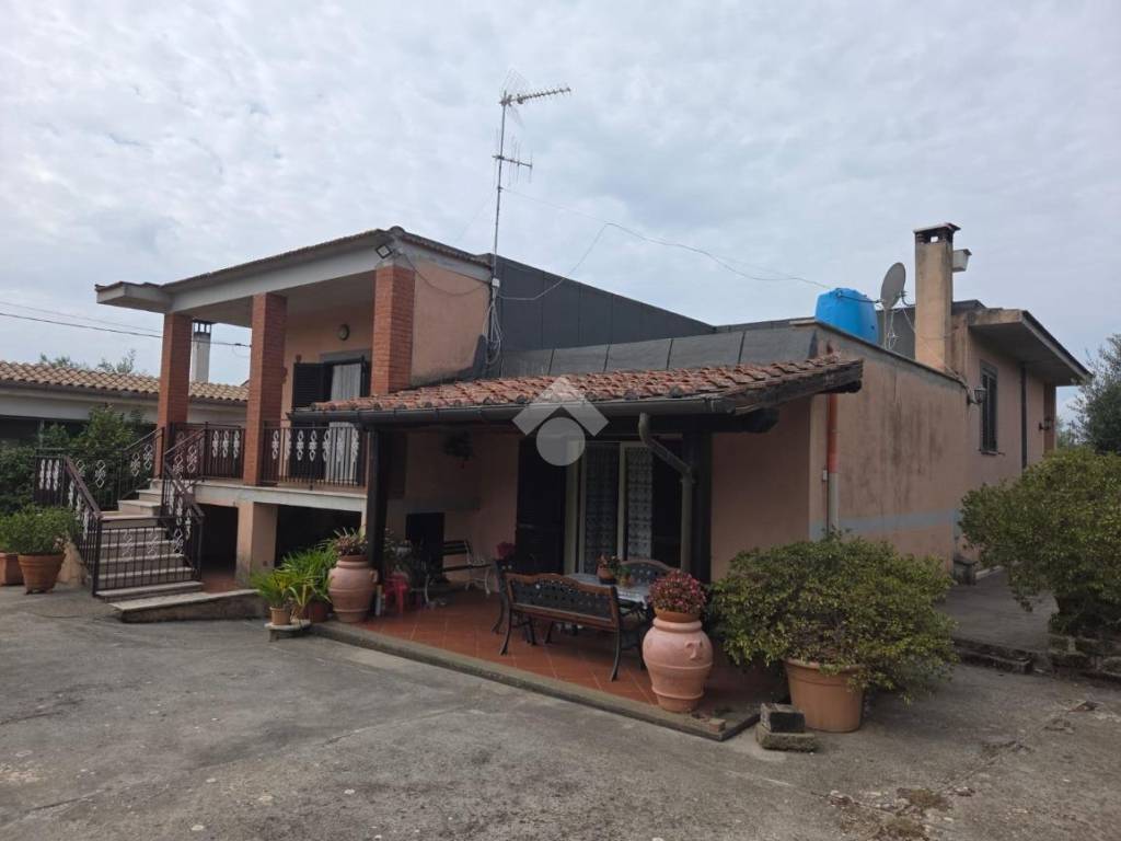 casa indipendente in vendita a Velletri