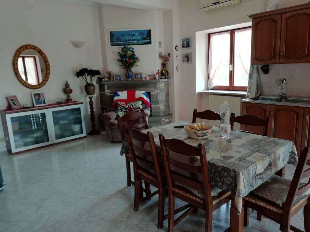 casa indipendente in vendita a Velletri