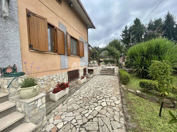 casa indipendente in vendita a Velletri