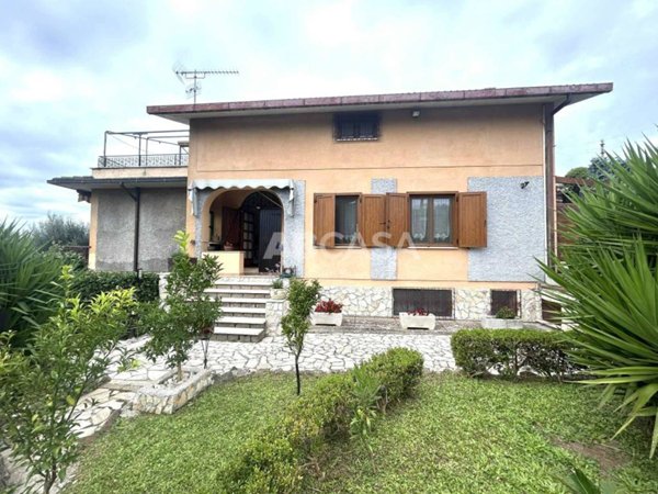 casa indipendente in vendita a Velletri
