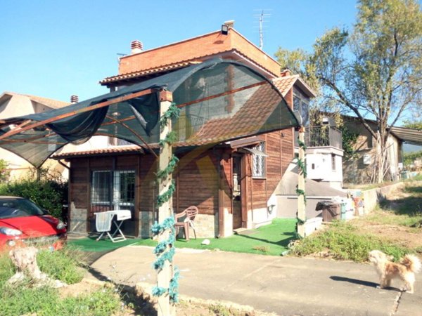 casa indipendente in vendita a Velletri