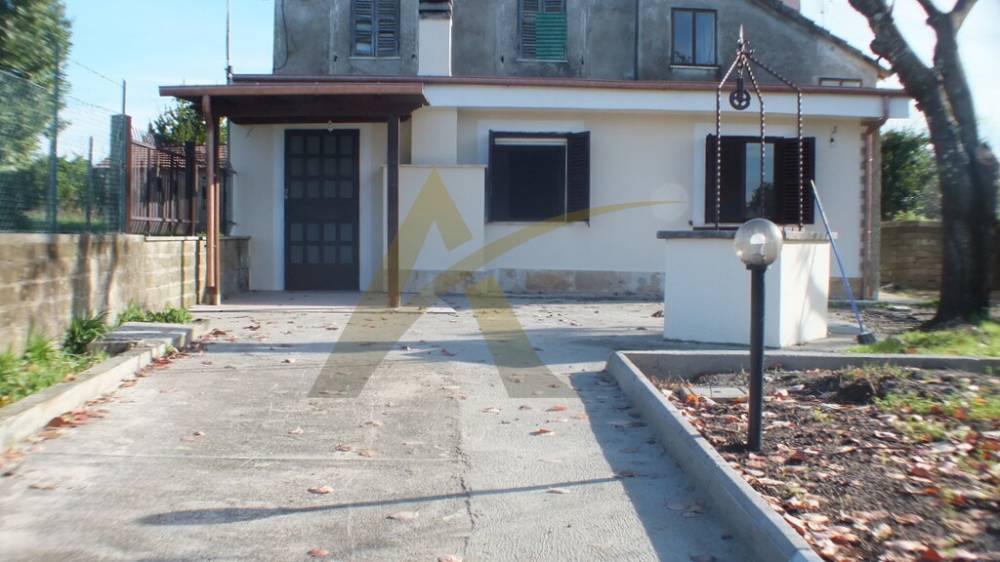casa indipendente in vendita a Velletri