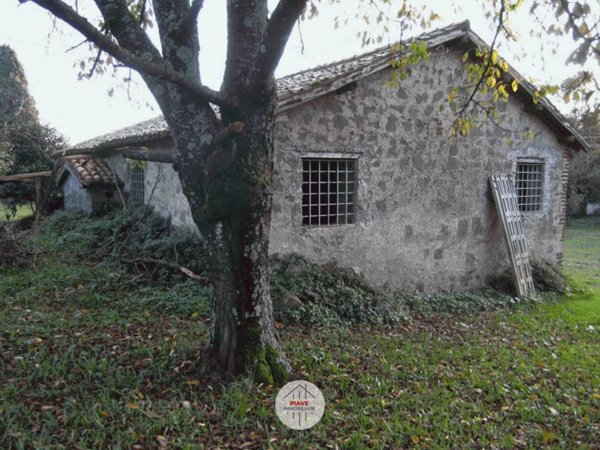 casa indipendente in vendita a Velletri