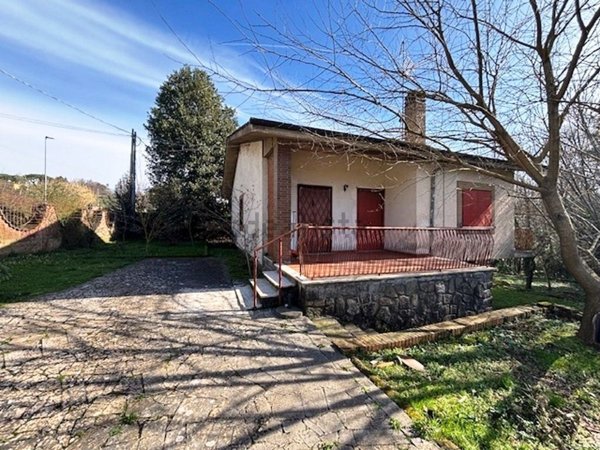 casa indipendente in vendita a Velletri