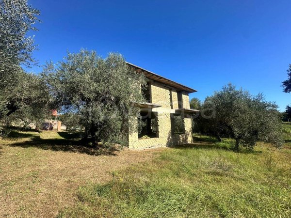 casa indipendente in vendita a Velletri