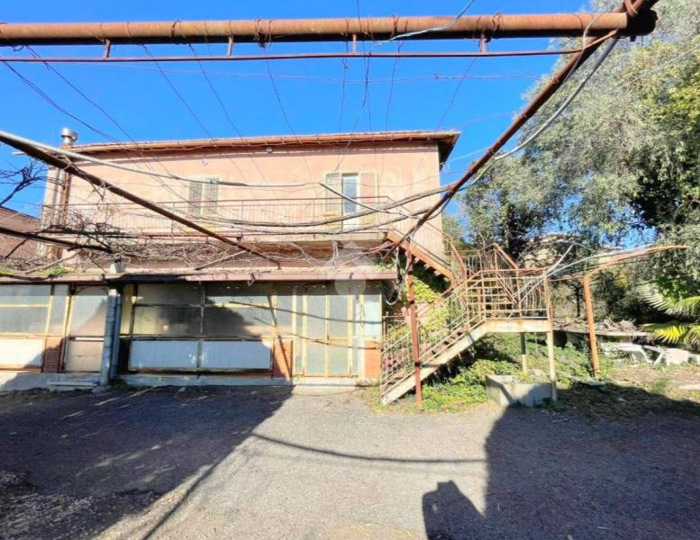 casa indipendente in vendita a Velletri