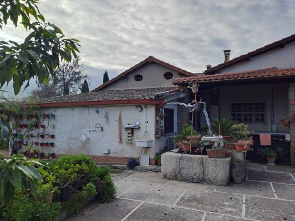 casa indipendente in vendita a Velletri