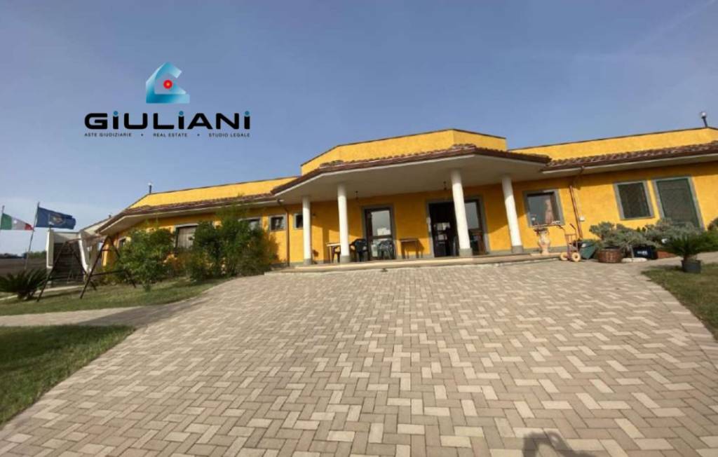 negozio in vendita a Velletri