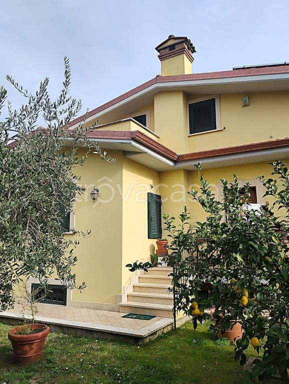 casa indipendente in vendita a Velletri