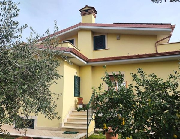 casa indipendente in vendita a Velletri