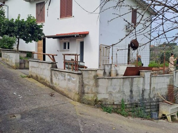 casa indipendente in vendita a Velletri