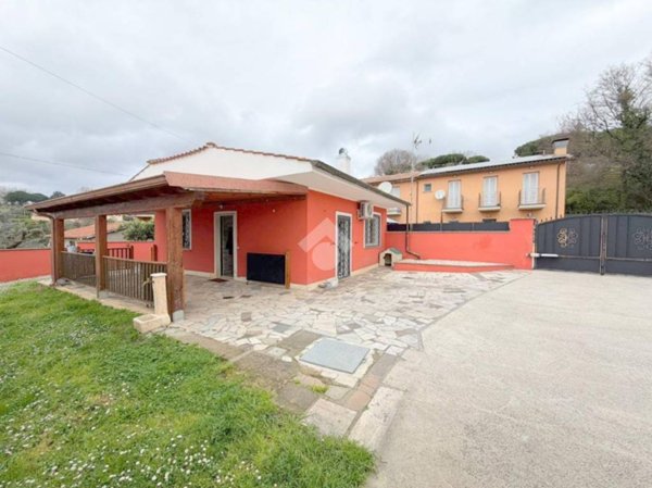 casa indipendente in vendita a Velletri