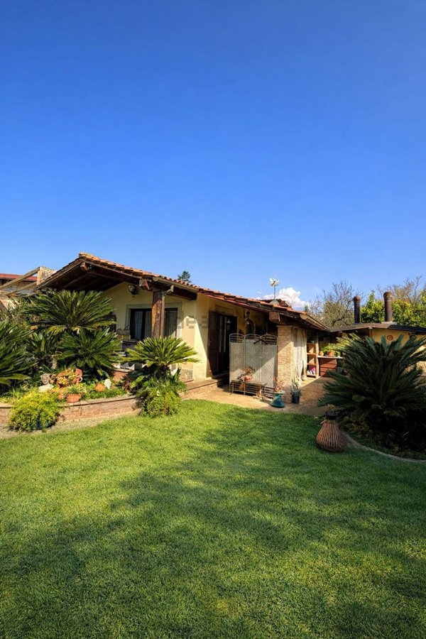 casa indipendente in vendita a Velletri