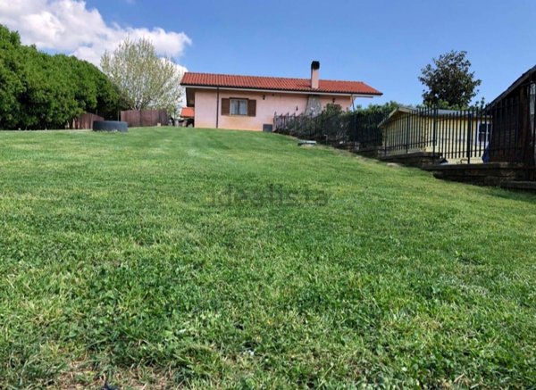 casa indipendente in vendita a Velletri