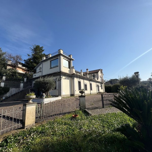 casa indipendente in vendita a Velletri