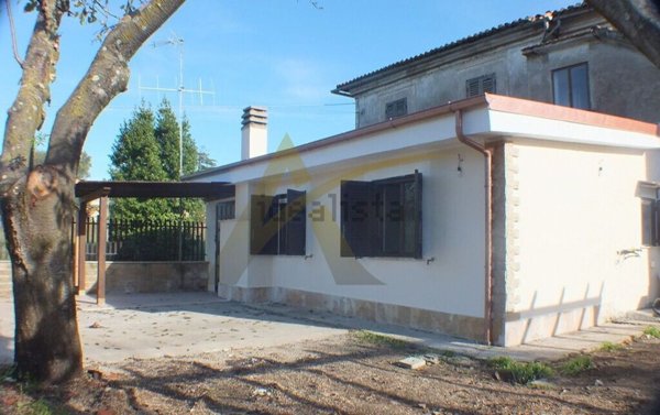 casa indipendente in vendita a Velletri
