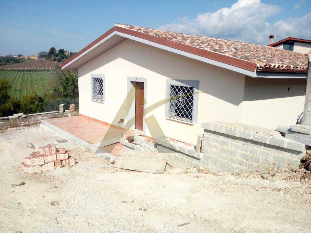 casa indipendente in vendita a Velletri