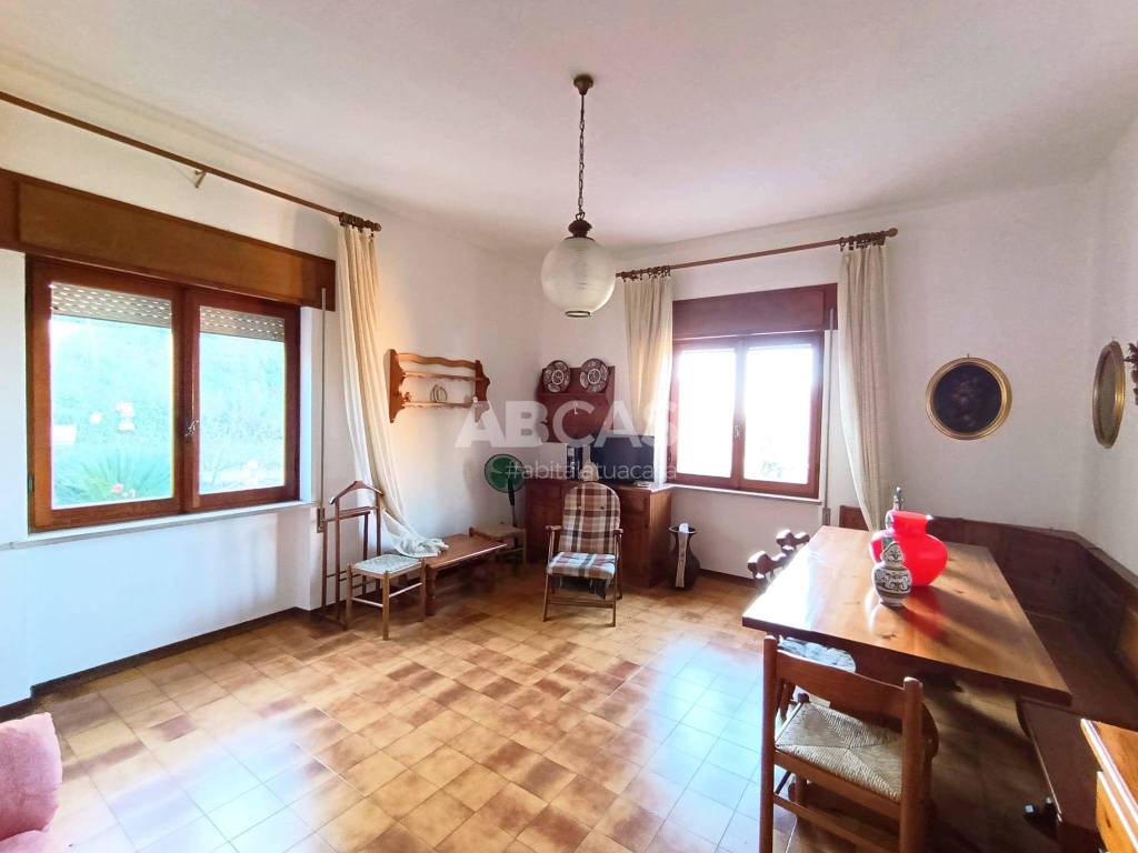 intera palazzina in vendita a Velletri