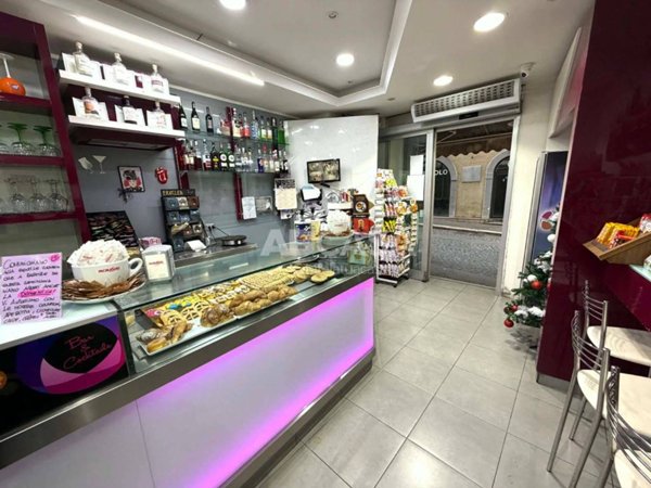 negozio in vendita a Velletri