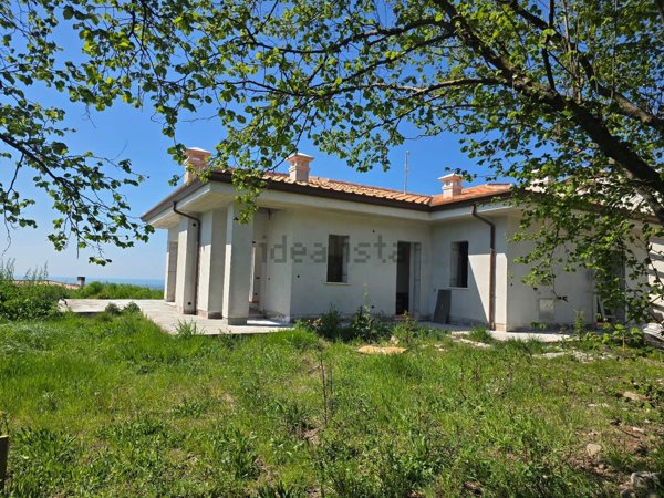 casa indipendente in vendita a Velletri