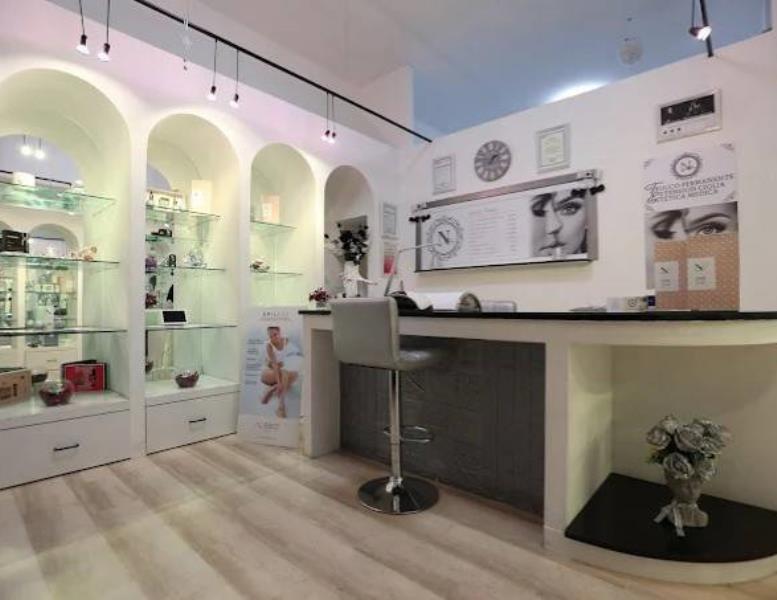 locale commerciale in vendita a Velletri