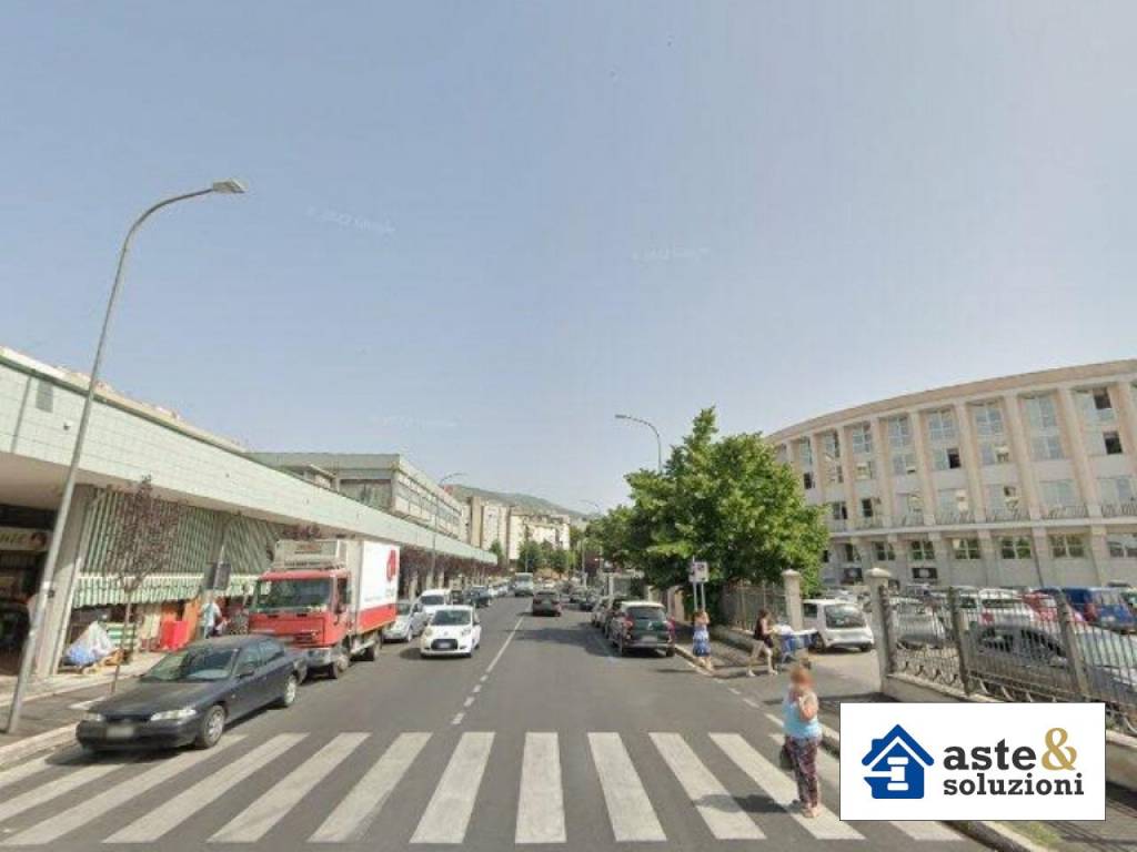 negozio in vendita a Velletri