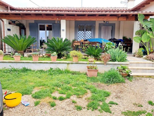 casa indipendente in vendita a Velletri