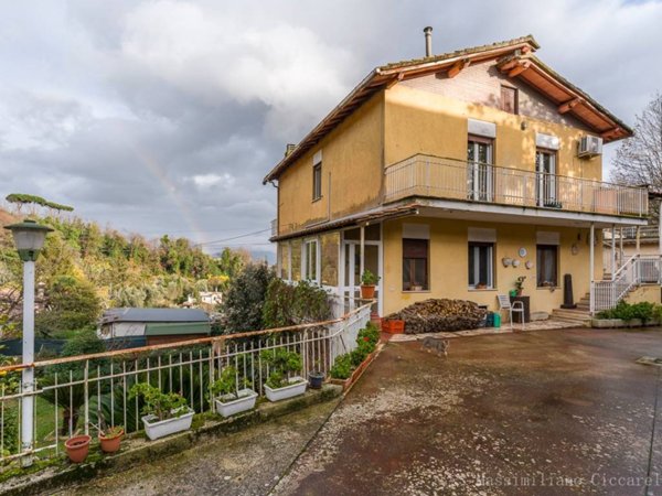 casa indipendente in vendita a Velletri
