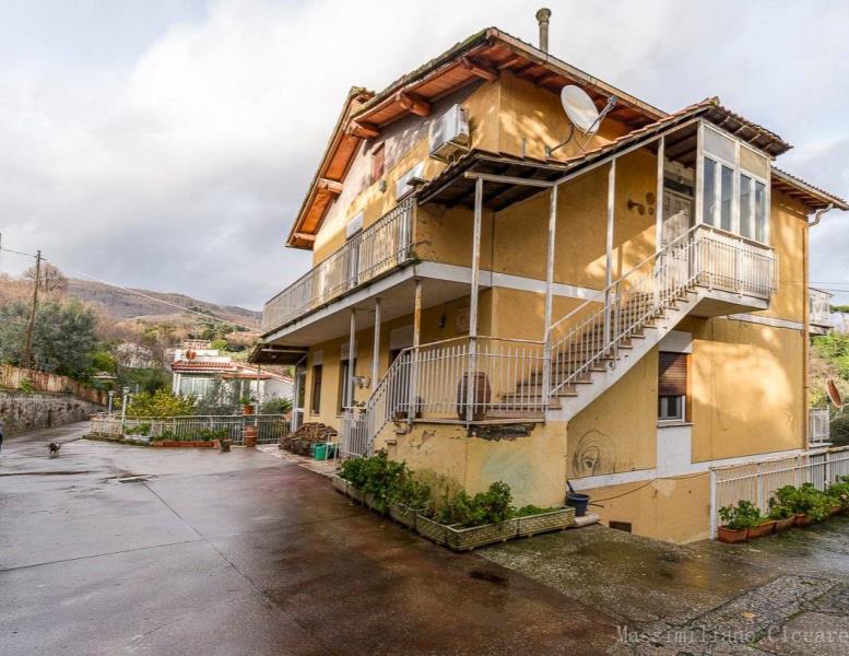 casa indipendente in vendita a Velletri