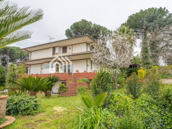 casa indipendente in vendita a Velletri