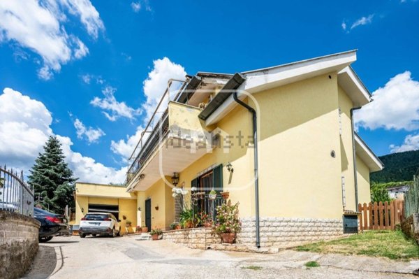 casa indipendente in vendita a Velletri