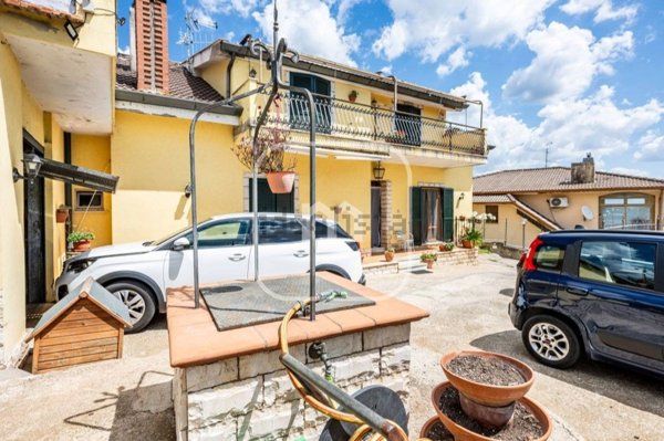 casa indipendente in vendita a Velletri