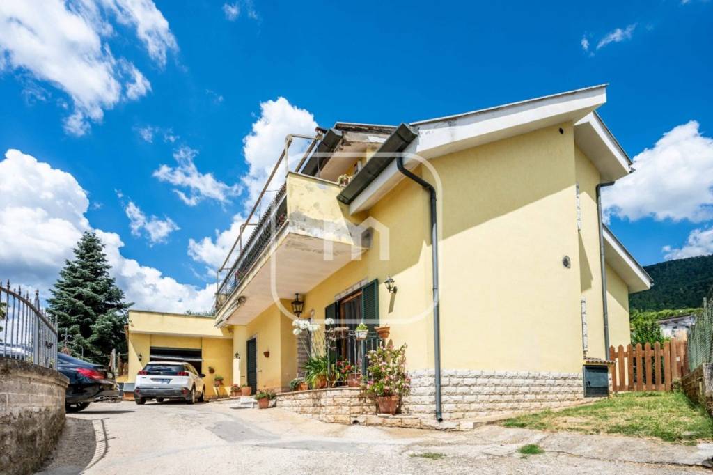 casa indipendente in vendita a Velletri