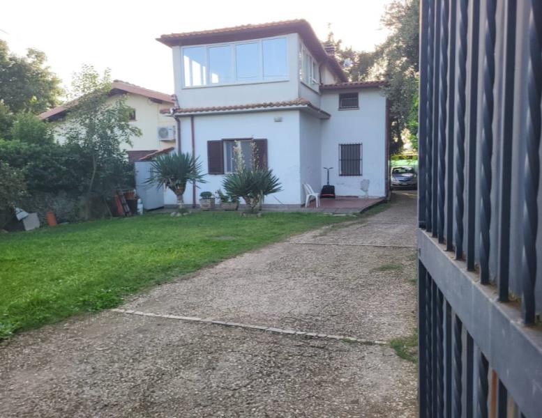 casa indipendente in vendita a Velletri