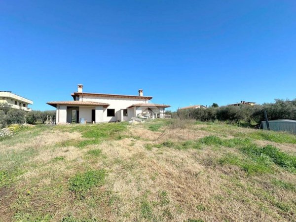 casa indipendente in vendita a Velletri