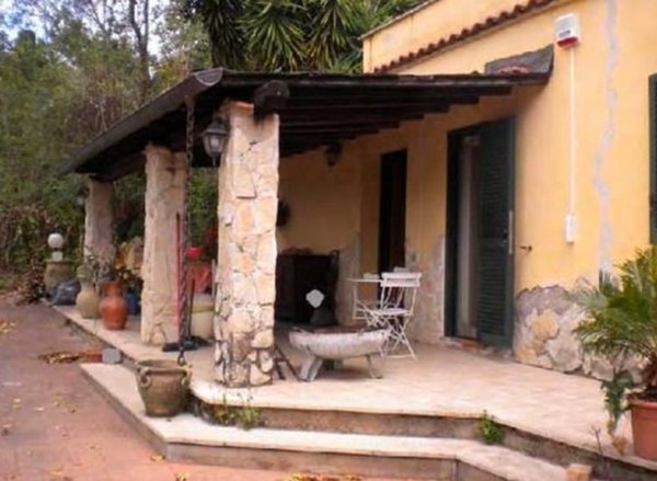 casa indipendente in vendita a Velletri