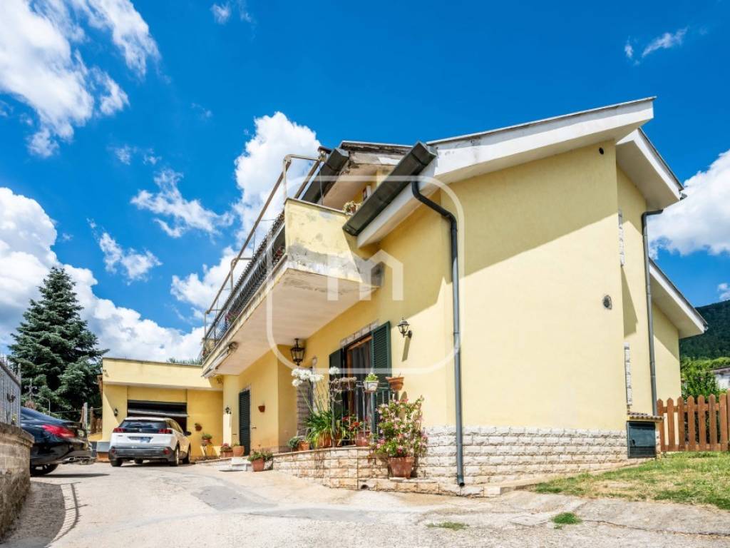 casa indipendente in vendita a Velletri