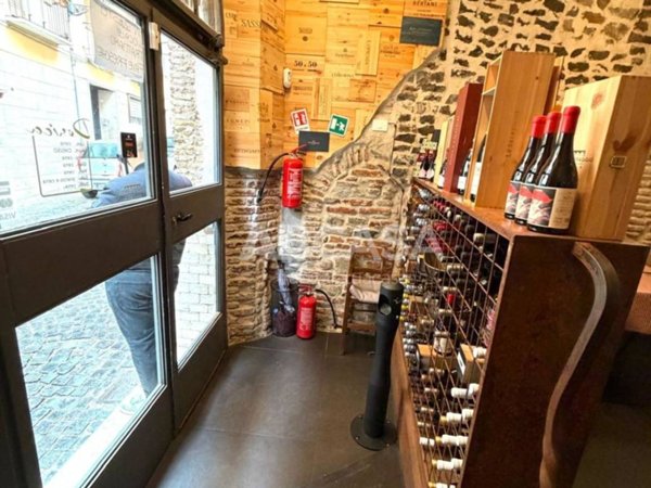 negozio in vendita a Velletri