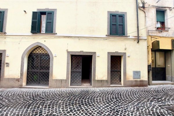negozio in vendita a Velletri