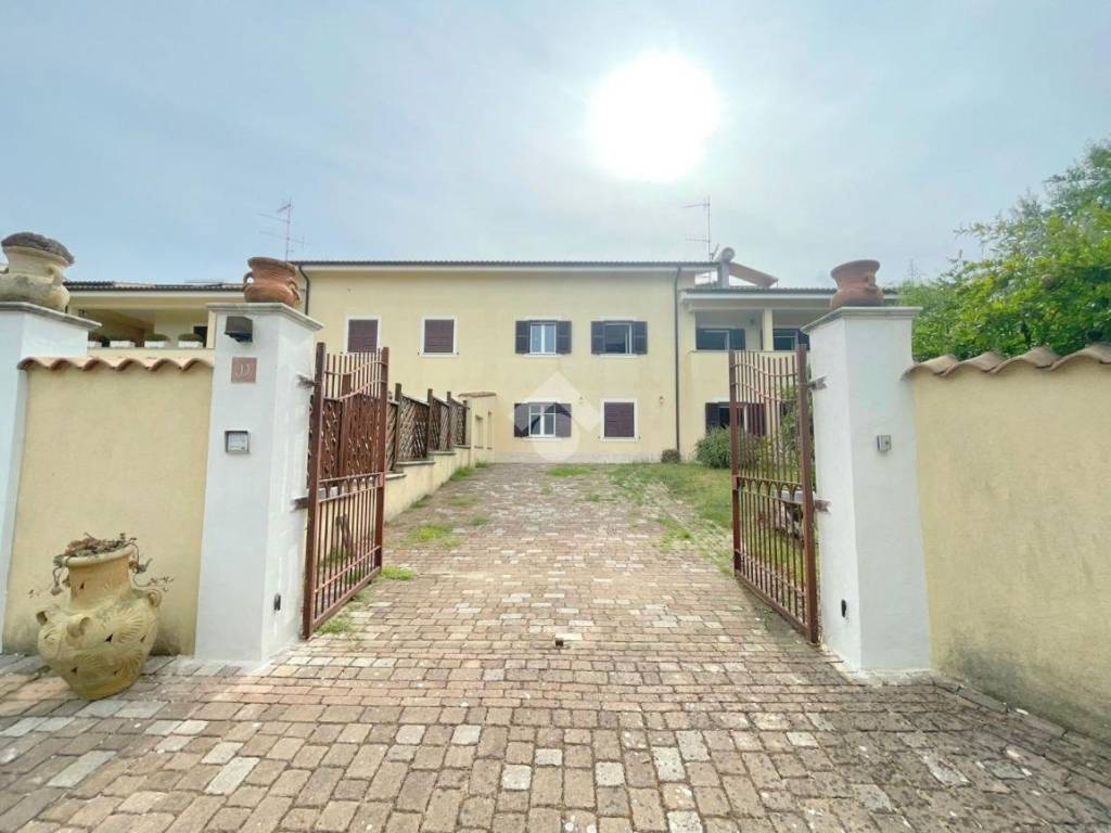 casa indipendente in vendita a Velletri