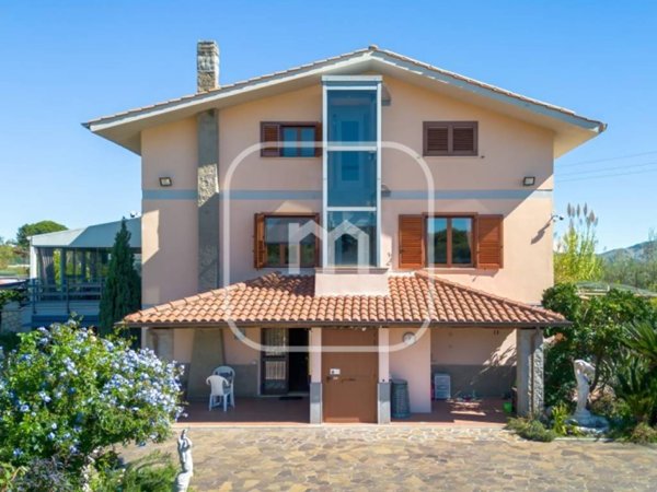 casa indipendente in vendita a Velletri