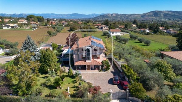 casa indipendente in vendita a Velletri