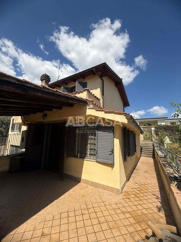 casa indipendente in vendita a Velletri