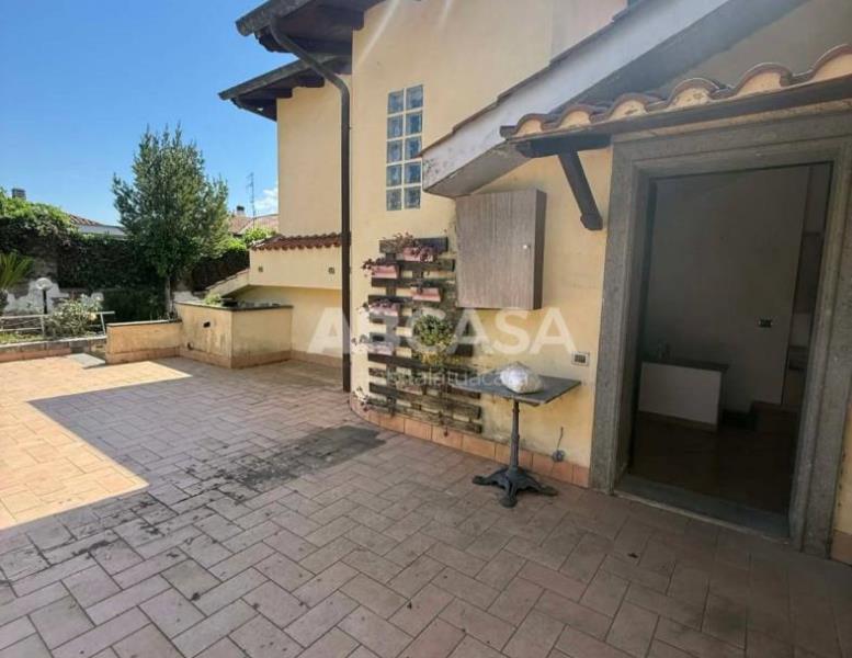 casa indipendente in vendita a Velletri