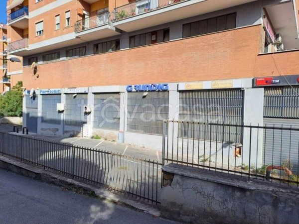 negozio in vendita a Velletri