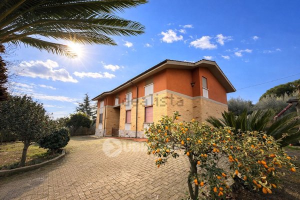 casa indipendente in vendita a Velletri