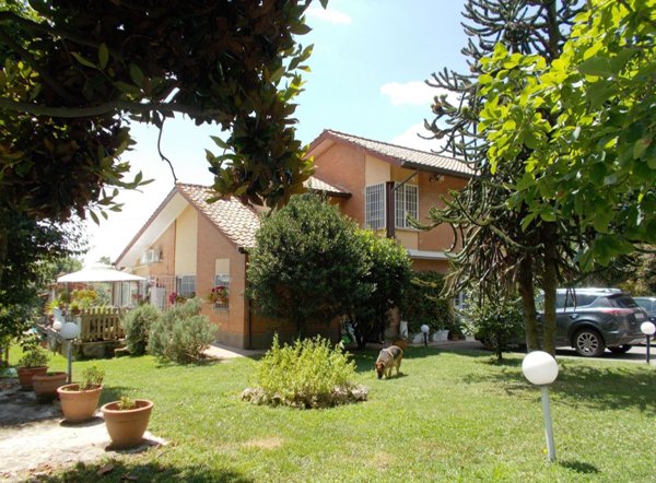 casa indipendente in vendita a Velletri