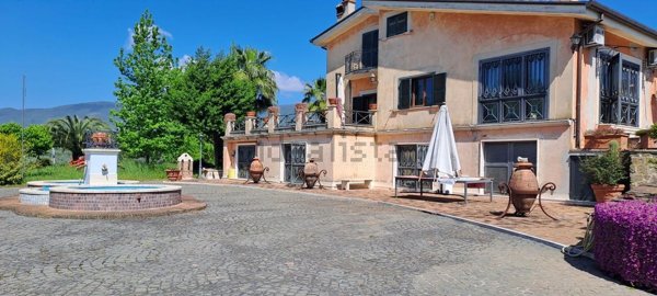 casa indipendente in vendita a Velletri